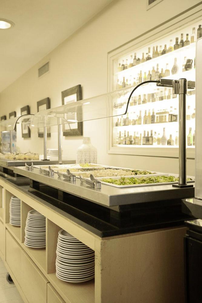 Austral Plaza Hotel Comodoro Rivadavia Exteriér fotografie